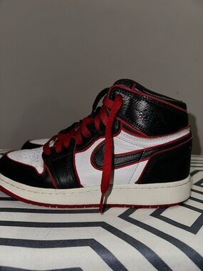 nike air jordan 1 retro high OG "bloodline" sneakers